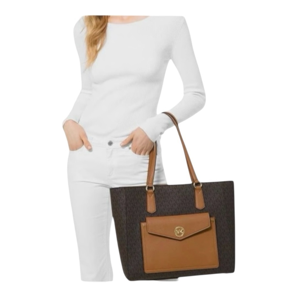 Michael Kors Joey Medium Flap Pocket Tote - Picture 3 of 6